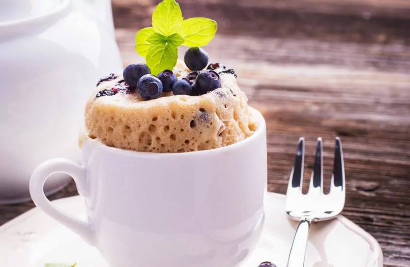 Dieting shouldn’t be boring! Learn how to prepare this low-calorie mug cake